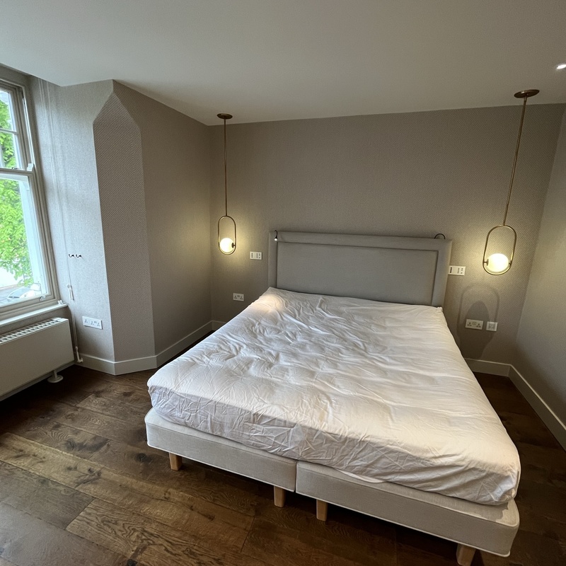 Expert luxury wallpaper hanging and professional lining paper application in NW London