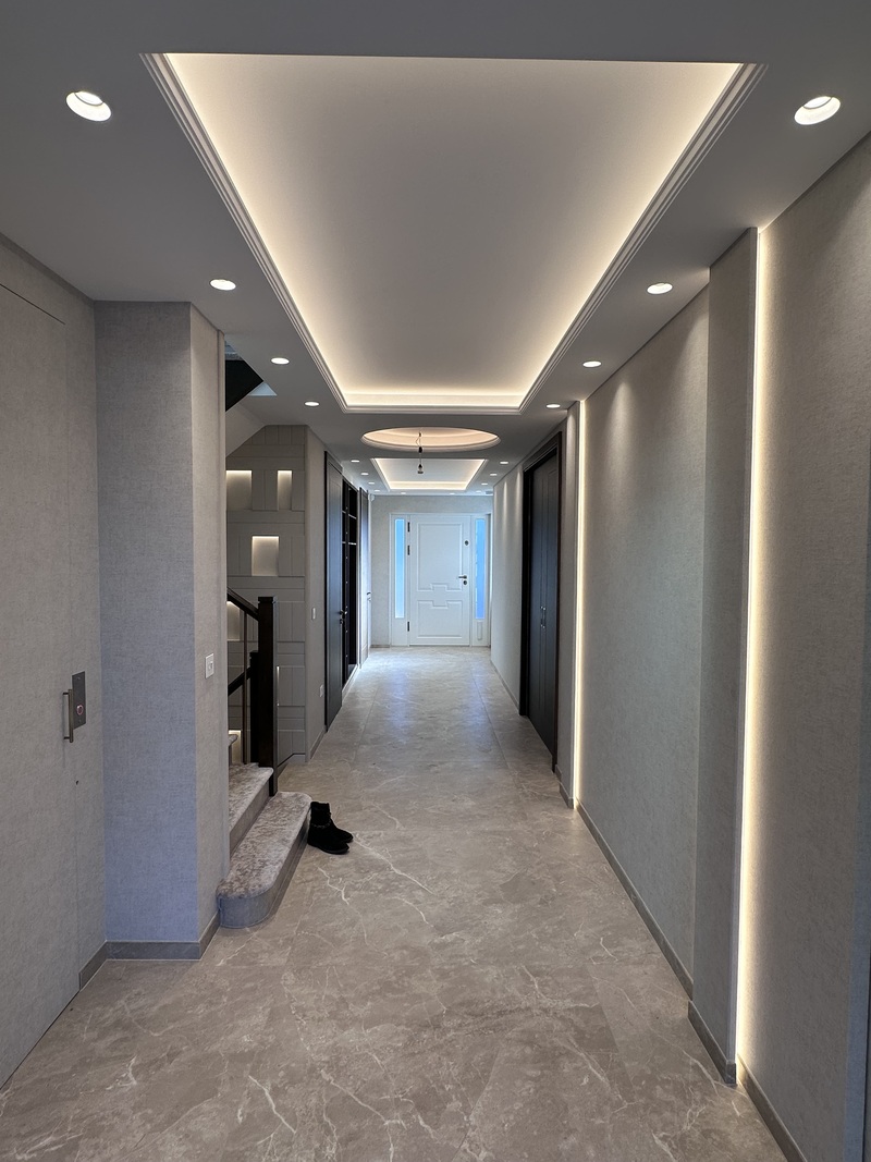 Commercial and residential decorating contractors specializing in premium oil and water-based finishe