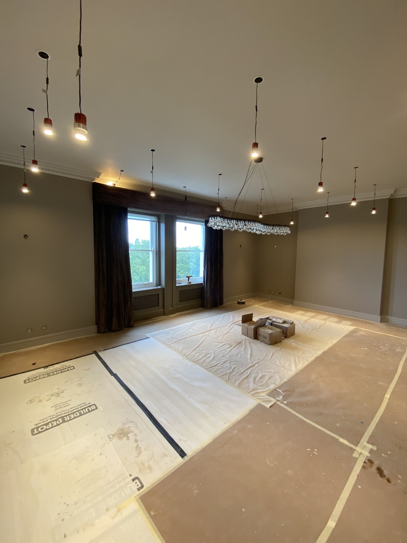 Commercial and residential decorating contractors specializing in premium oil and water-based finishe