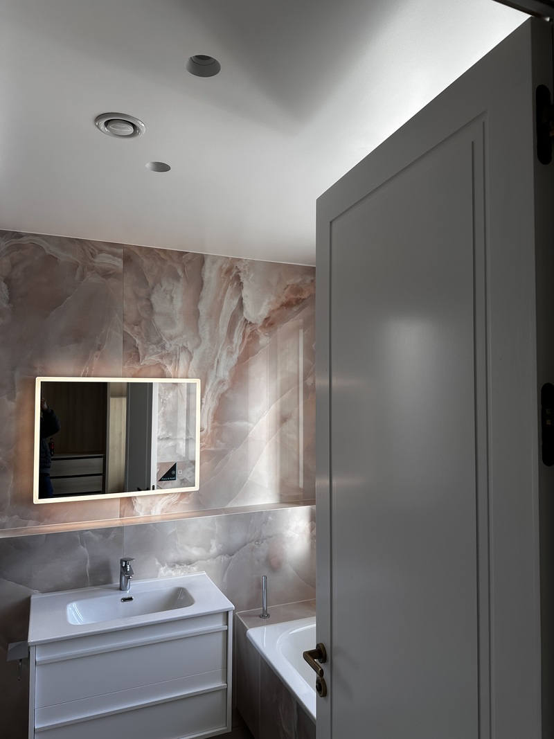 Commercial and residential decorating contractors specializing in premium oil and water-based finishe