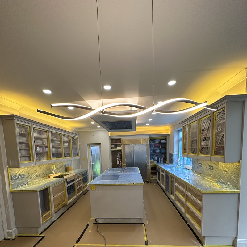 High-end kitchen cabinet refinishing spray and hand-painted kitchen specialist serving NW London