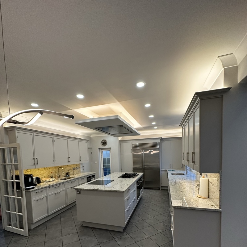 High-end kitchen cabinet refinishing spray and hand-painted kitchen specialist serving NW London