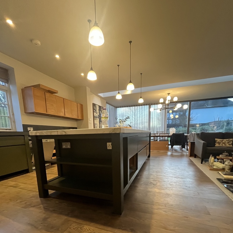 High-end kitchen cabinet refinishing spray and hand-painted kitchen specialist serving NW London