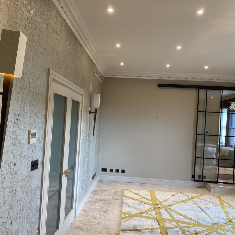 Expert luxury wallpaper hanging and professional lining paper application in NW LondonExpert luxury wallpaper hanging and professional lining paper application in NW London