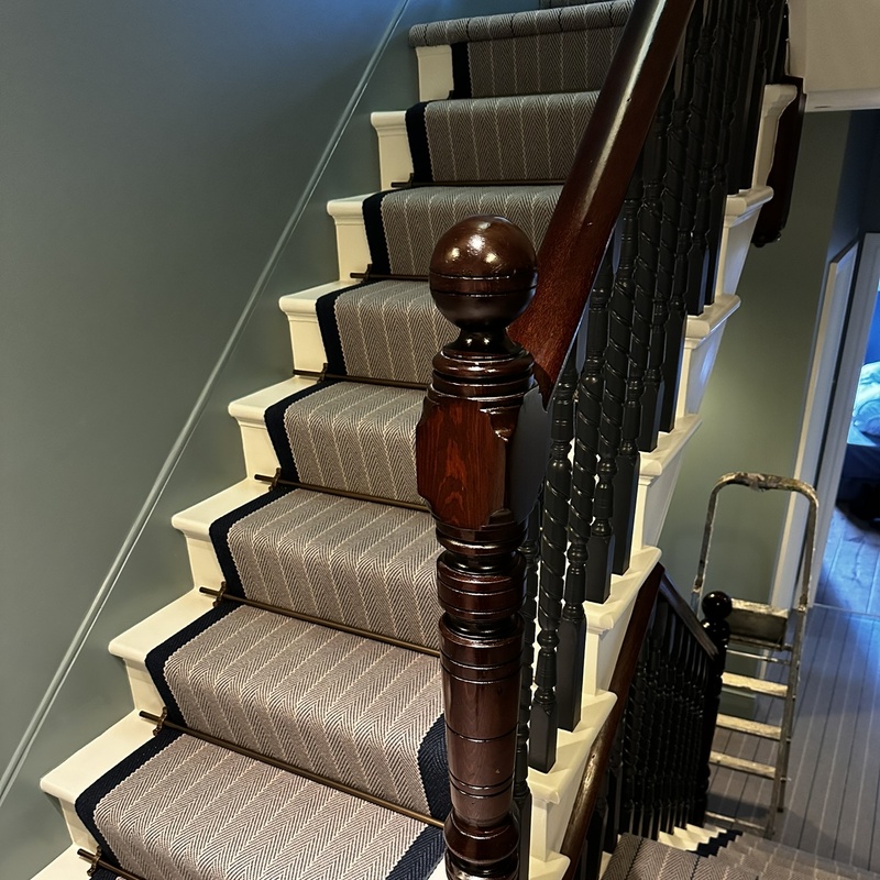 Professional MDF cabinet doors windows frames skirting boards spray painting for bespoke joinery and wardrobes in NW London by Kadeco Interiors.