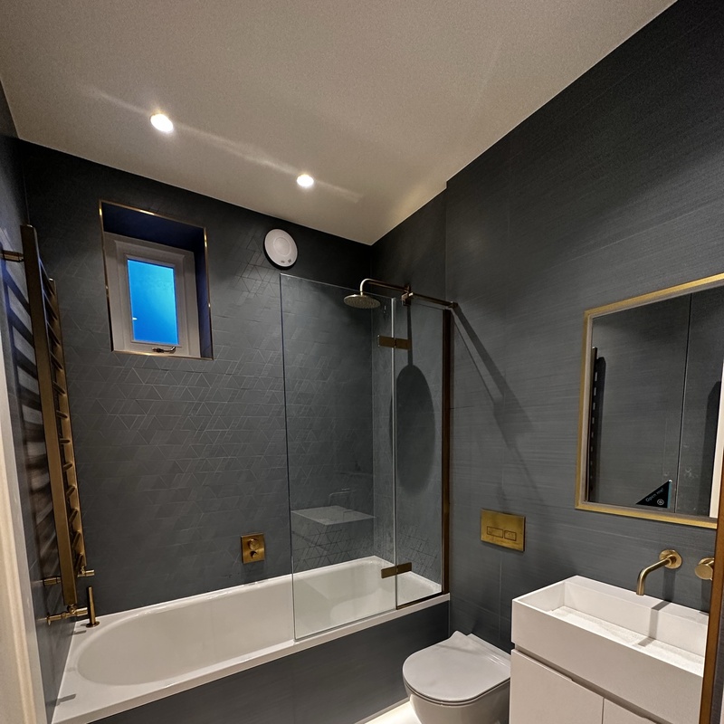 Commercial and residential decorating contractors specializing in premium oil and water-based finishe