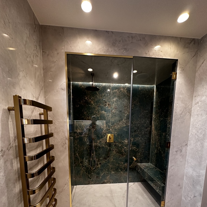 Commercial and residential decorating contractors specializing in premium oil and water-based finishe